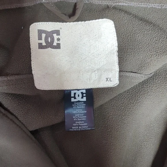 DC men's XL snowboard jacket - Picture 3 of 4